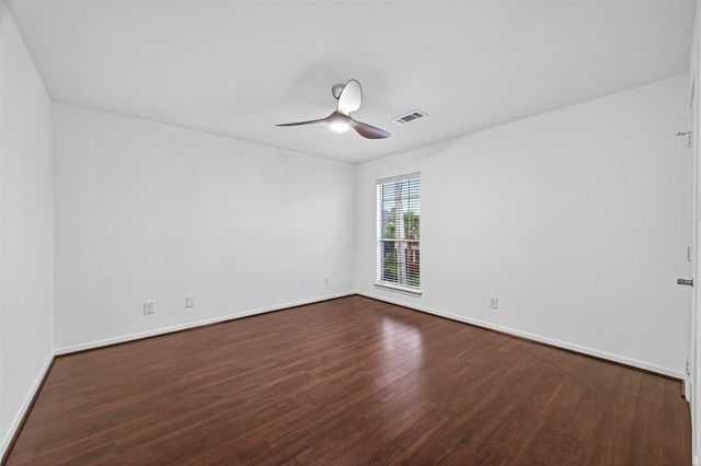 16 N Curlew Street, La Marque, TX 77568