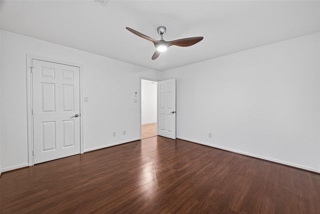 16 N Curlew Street, La Marque, TX 77568