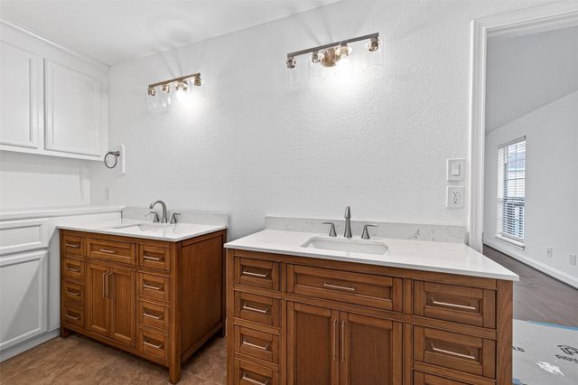 16 N Curlew Street, La Marque, TX 77568