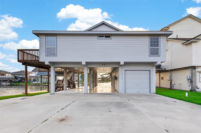 16 N Curlew Street, La Marque, TX 77568