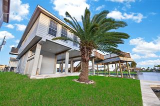 16 N Curlew Street, La Marque, TX 77568