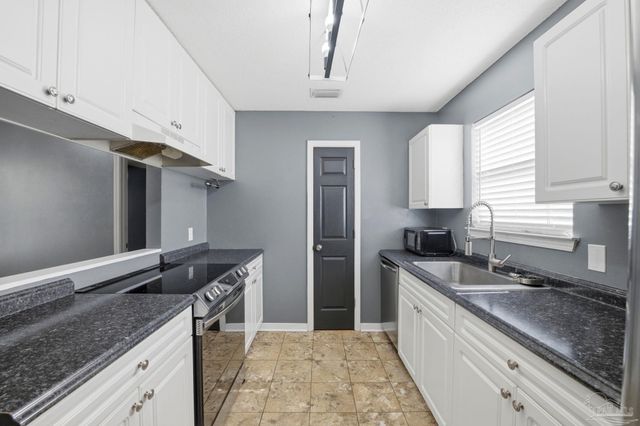 7312 Gordon Evans Rd, Navarre, FL 32566