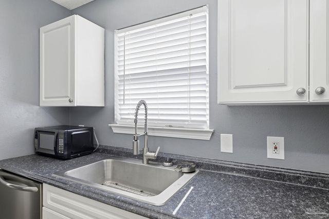 7312 Gordon Evans Rd, Navarre, FL 32566