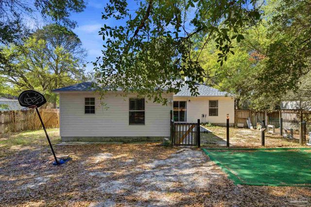 7312 Gordon Evans Rd, Navarre, FL 32566