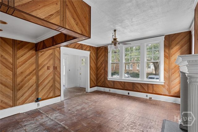 221 E 49th Street, Savannah, GA 31405