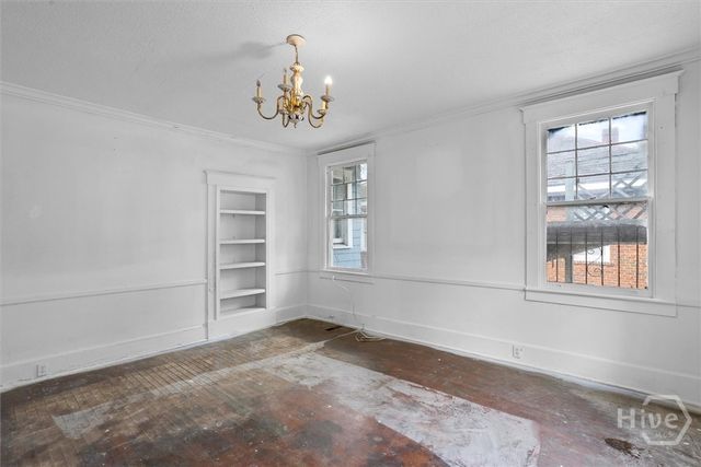 221 E 49th Street, Savannah, GA 31405