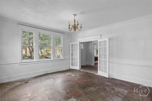 221 E 49th Street, Savannah, GA 31405