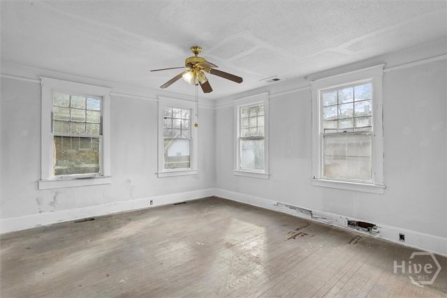 221 E 49th Street, Savannah, GA 31405