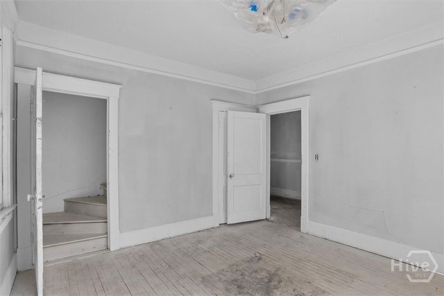 221 E 49th Street, Savannah, GA 31405