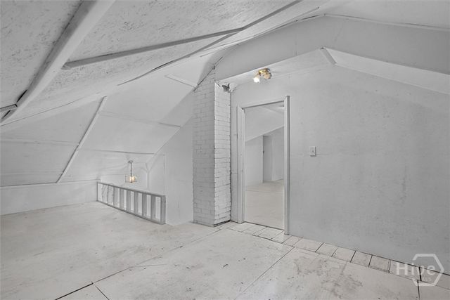 221 E 49th Street, Savannah, GA 31405