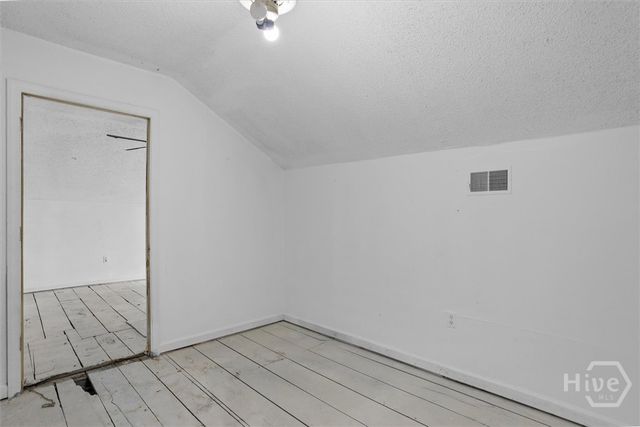 221 E 49th Street, Savannah, GA 31405