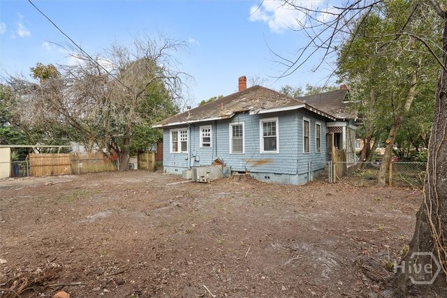 221 E 49th Street, Savannah, GA 31405