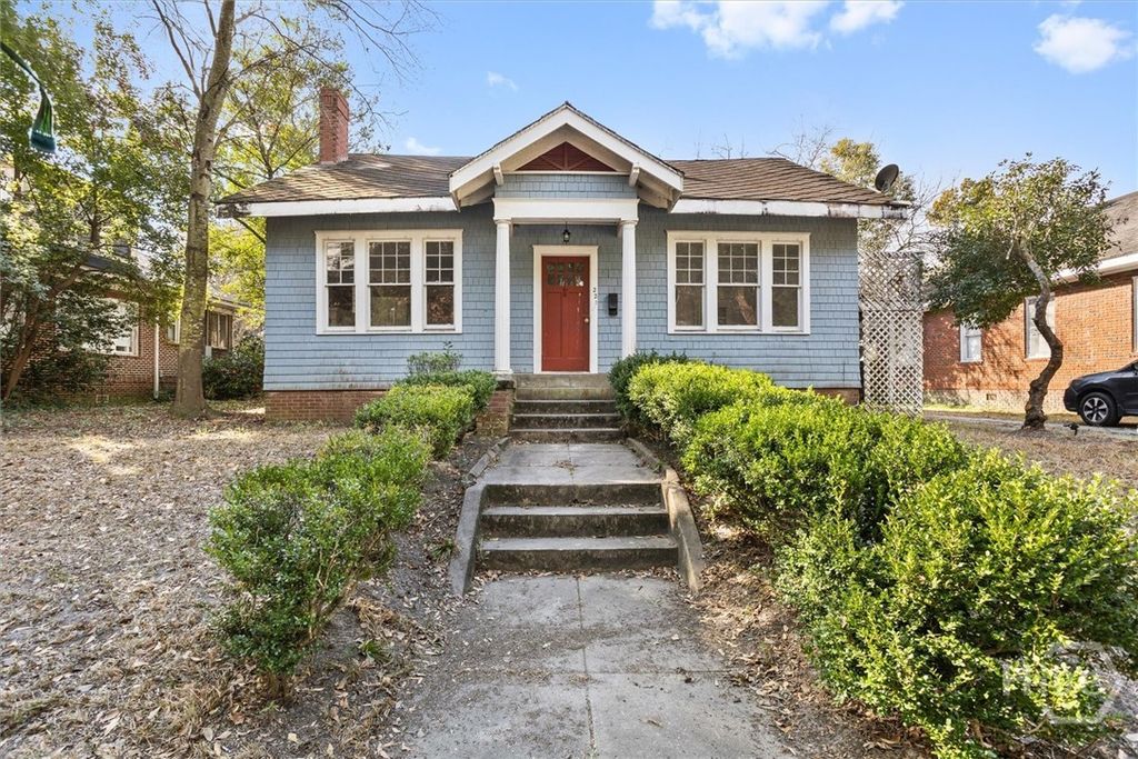 221 E 49th Street, Savannah, GA 31405