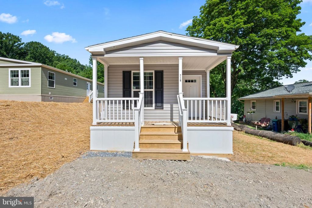 716 HILLSIDE DRIVE, Gap, PA 17527
