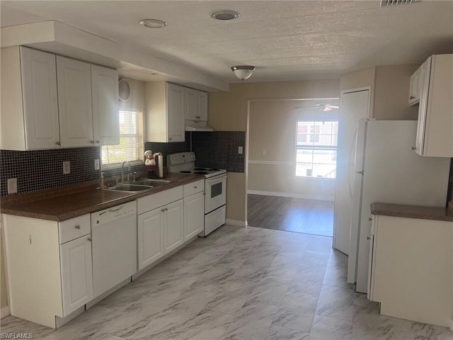 947 Strongbox DR, North Fort Myers, FL 33917