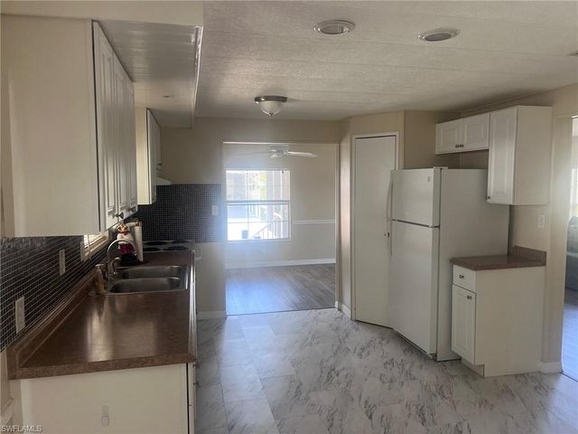 947 Strongbox DR, North Fort Myers, FL 33917