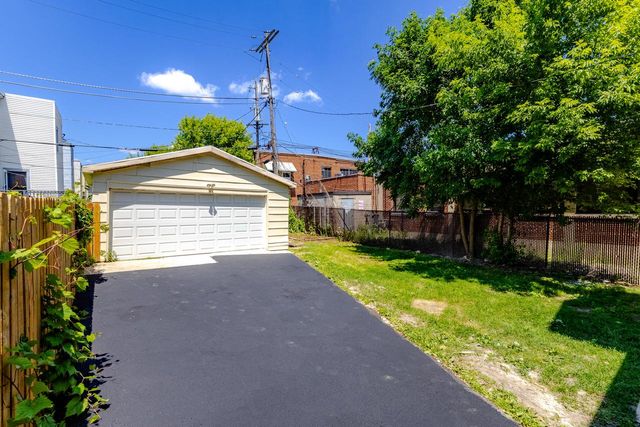 1512 E Oklahoma AVENUE, Milwaukee, WI 53207