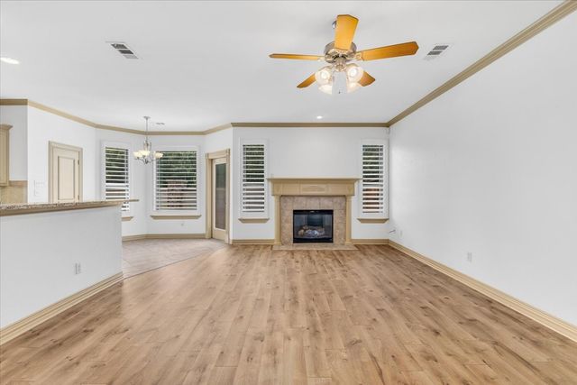 2105 Norwood Lane, Arlington, TX 76013