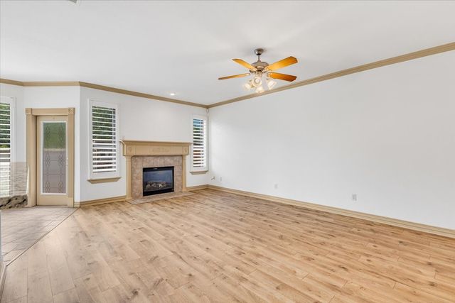 2105 Norwood Lane, Arlington, TX 76013