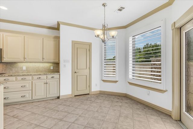 2105 Norwood Lane, Arlington, TX 76013