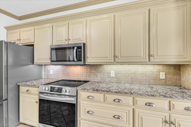 2105 Norwood Lane, Arlington, TX 76013