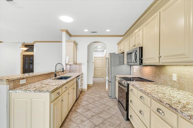 2105 Norwood Lane, Arlington, TX 76013