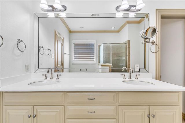 2105 Norwood Lane, Arlington, TX 76013