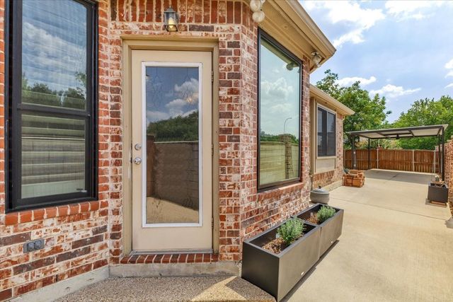 2105 Norwood Lane, Arlington, TX 76013