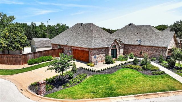 2105 Norwood Lane, Arlington, TX 76013