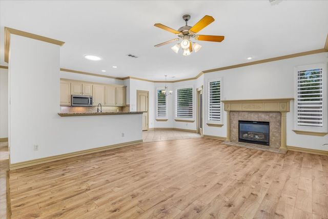2105 Norwood Lane, Arlington, TX 76013