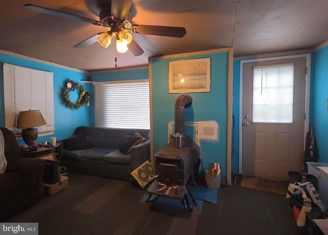 305 MAIN ST, Newport, NJ 08345