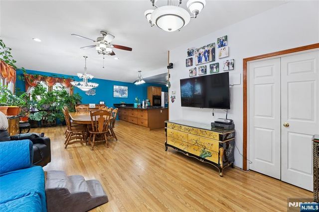 300 Spring Valley Road, Paramus, NJ 07652