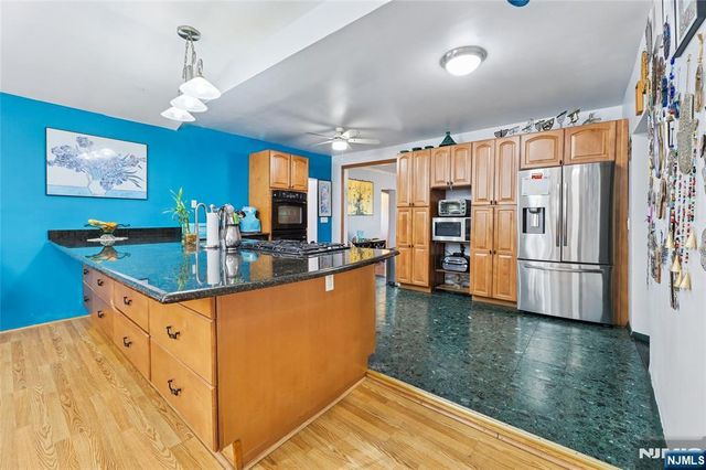 300 Spring Valley Road, Paramus, NJ 07652