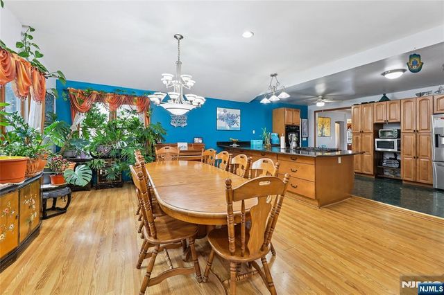 300 Spring Valley Road, Paramus, NJ 07652