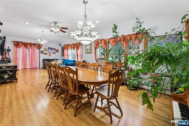 300 Spring Valley Road, Paramus, NJ 07652