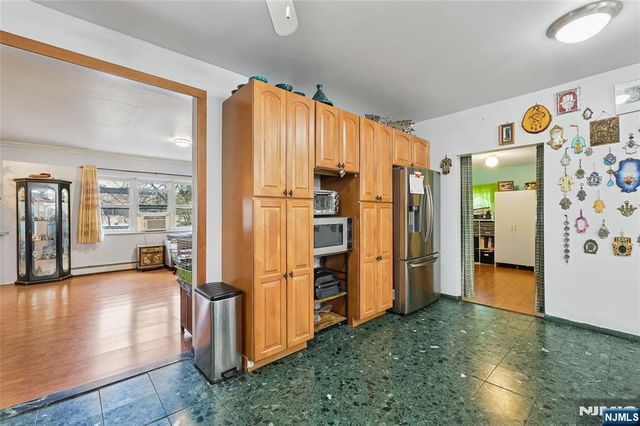 300 Spring Valley Road, Paramus, NJ 07652