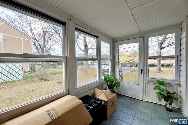 300 Spring Valley Road, Paramus, NJ 07652