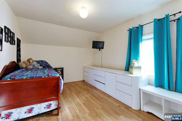 300 Spring Valley Road, Paramus, NJ 07652