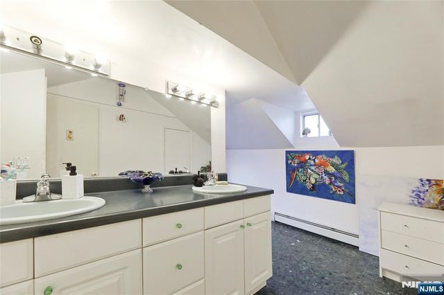 300 Spring Valley Road, Paramus, NJ 07652