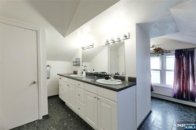 300 Spring Valley Road, Paramus, NJ 07652