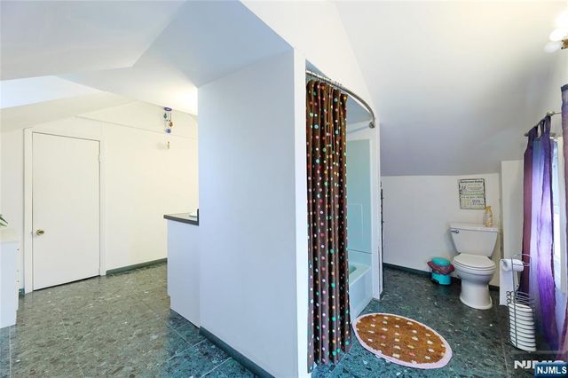 300 Spring Valley Road, Paramus, NJ 07652