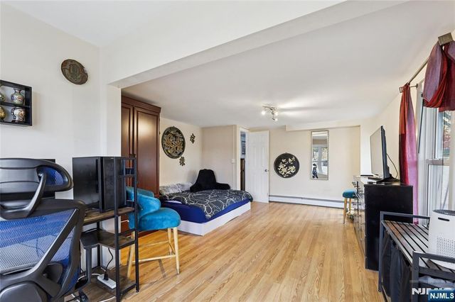 300 Spring Valley Road, Paramus, NJ 07652