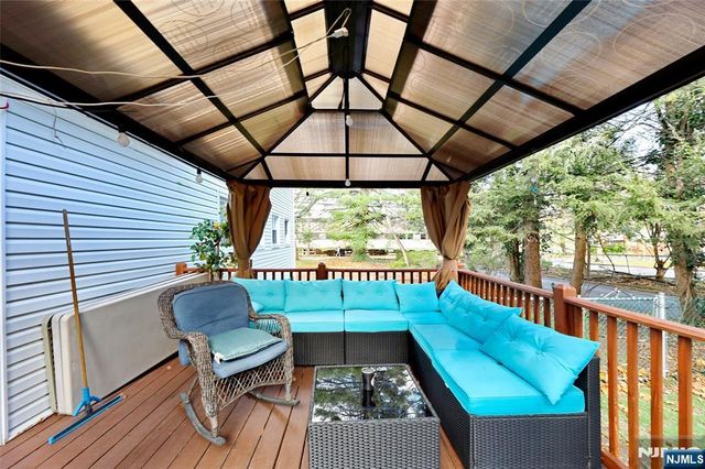 300 Spring Valley Road, Paramus, NJ 07652