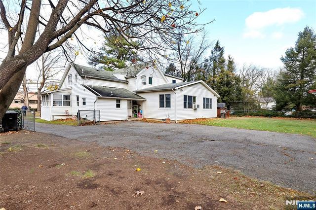 300 Spring Valley Road, Paramus, NJ 07652