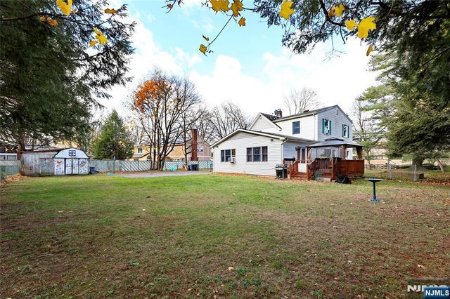 300 Spring Valley Road, Paramus, NJ 07652