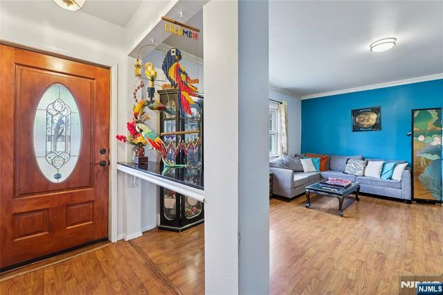 300 Spring Valley Road, Paramus, NJ 07652