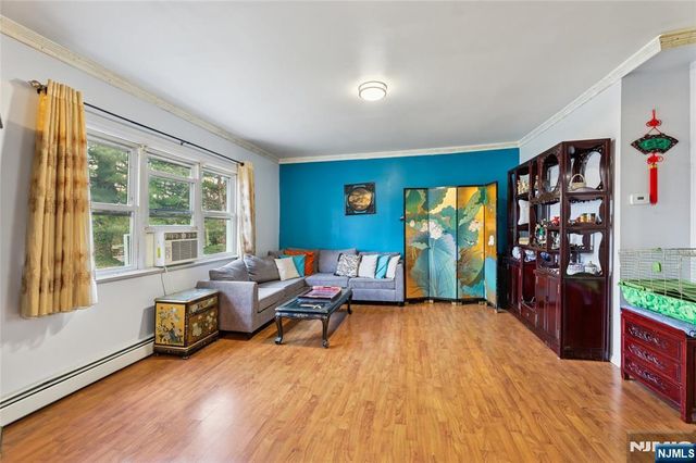 300 Spring Valley Road, Paramus, NJ 07652