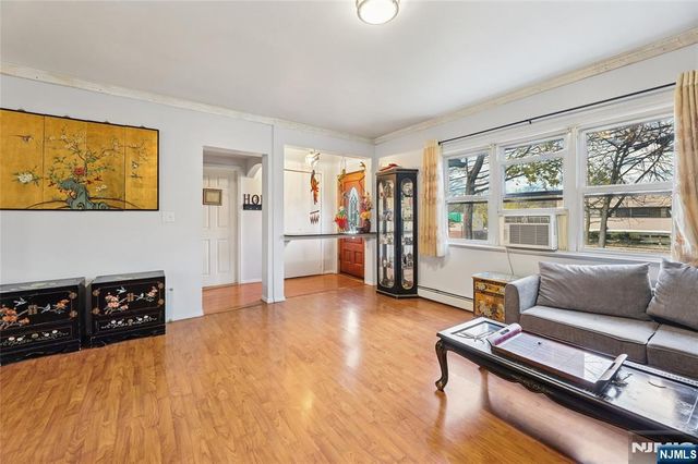 300 Spring Valley Road, Paramus, NJ 07652