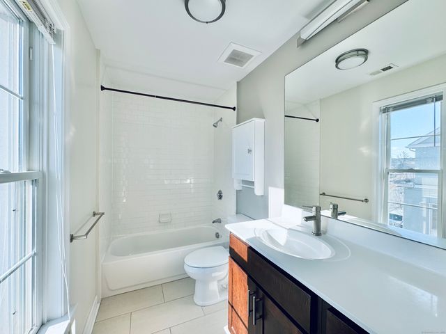 60 Merrell Avenue 60, Stamford, CT 06902