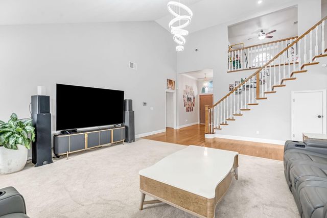 2411 E Salem Avenue, Fresno, CA 93720